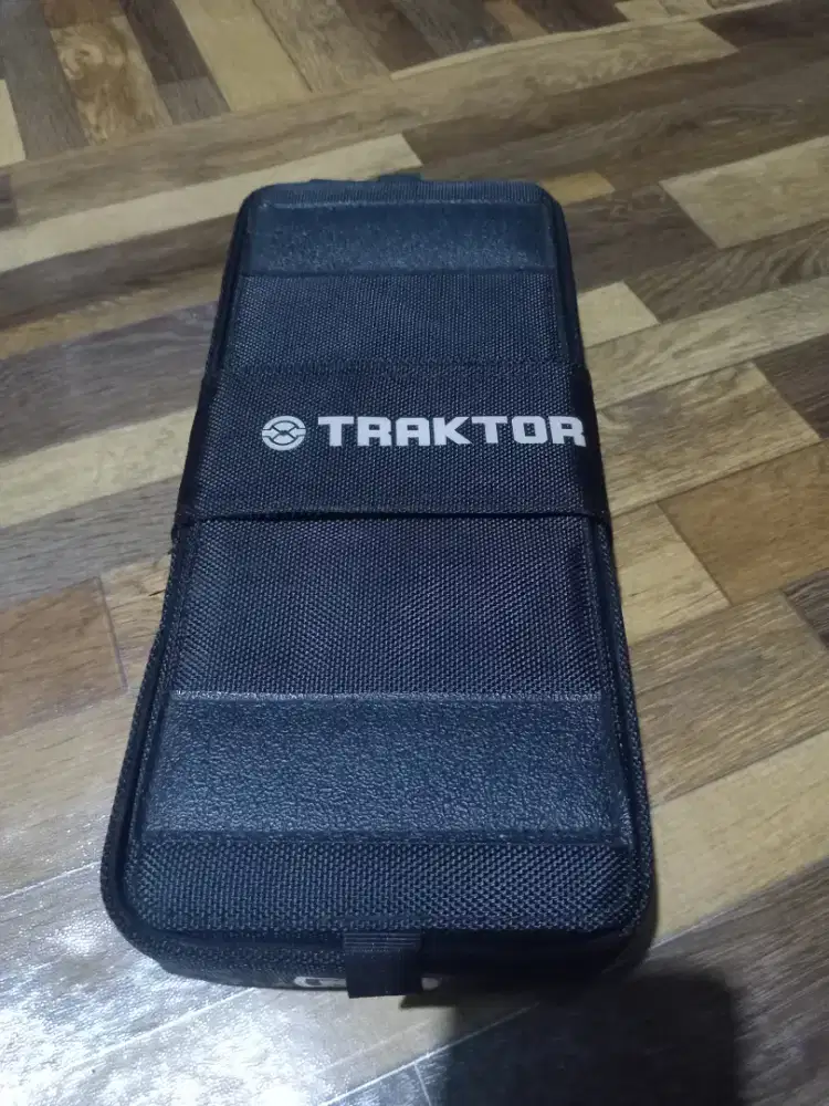 NATIVE INSTRUMENT TRAKTOR EFEK X1 (MK1) dan AUDIO 2