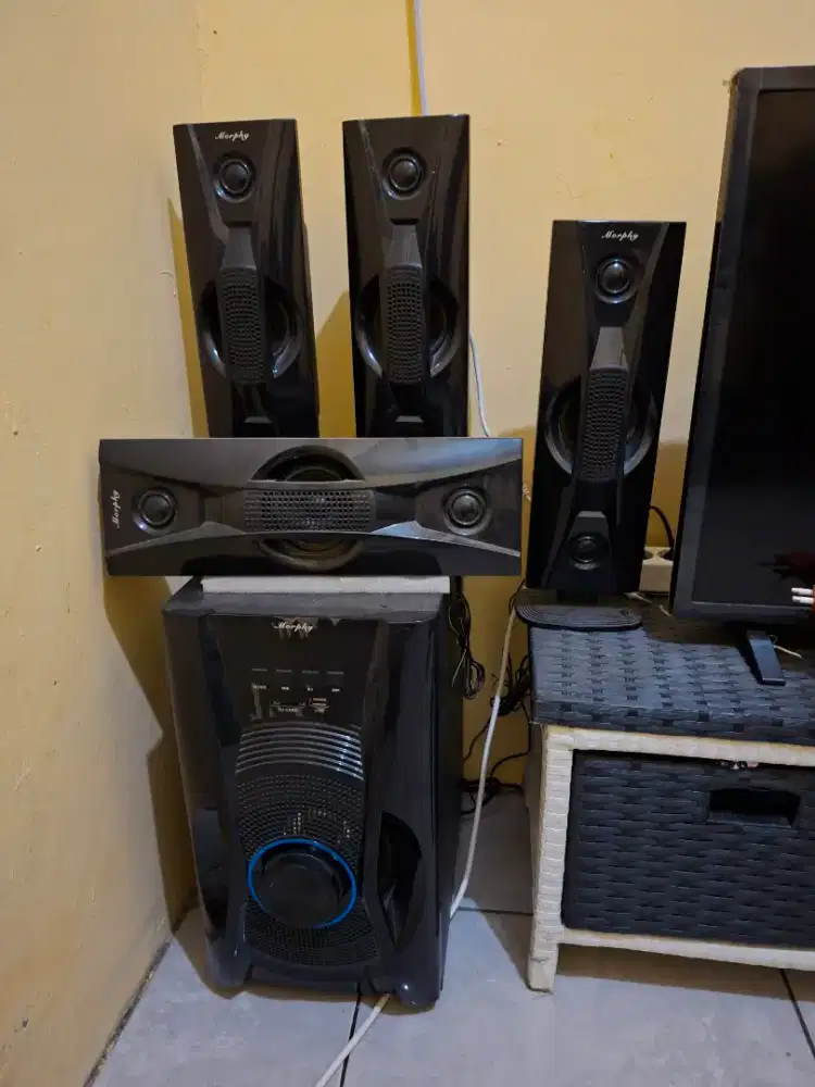 Morphy MP 9237 Home Theatre System 5.1 Channel, daya 80 watt RMS.