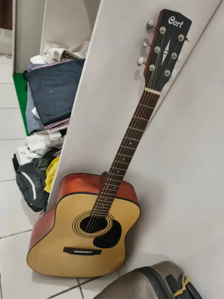 Dijual cpt Gitar Akustik CORT AD810 ORI