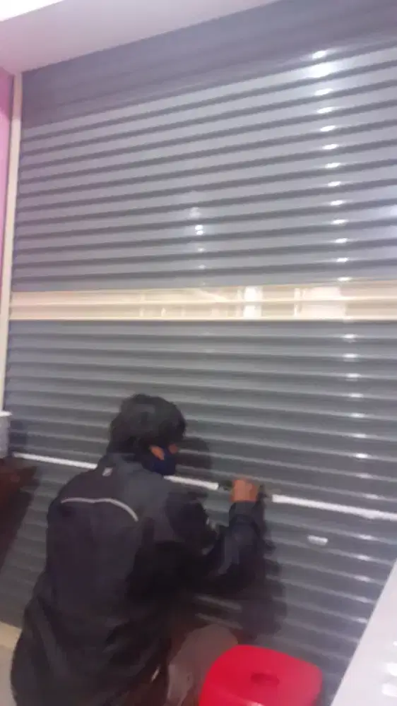 Tukang service rolling door folding gate murah area bojongsari