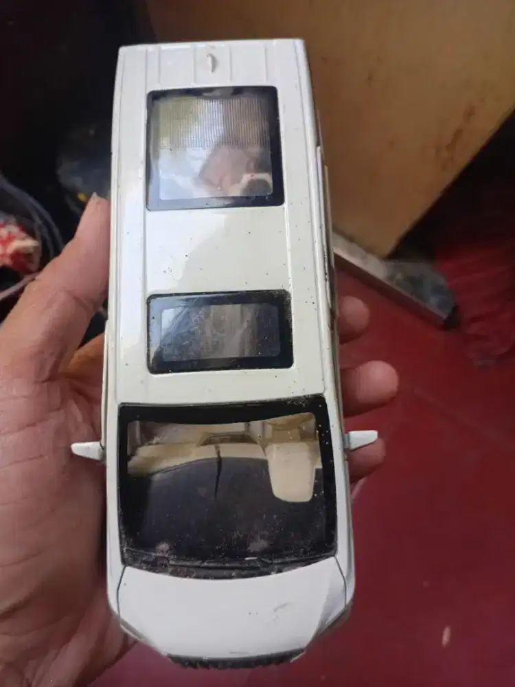 Miniatur mobilan lexus