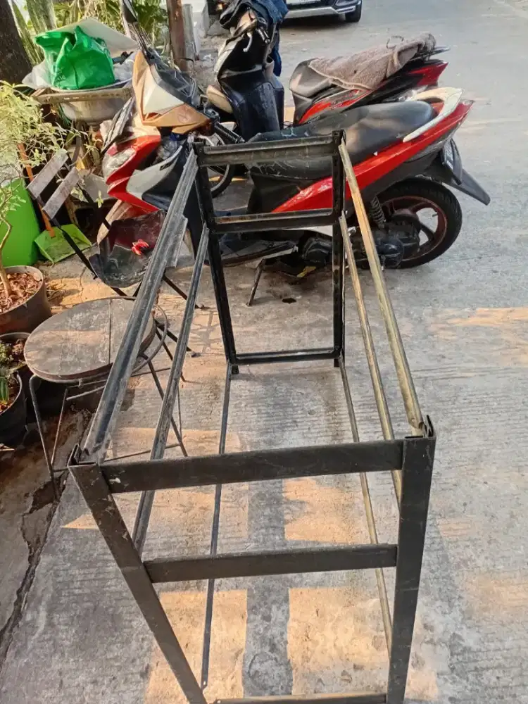 Rangka rak besi krisbow