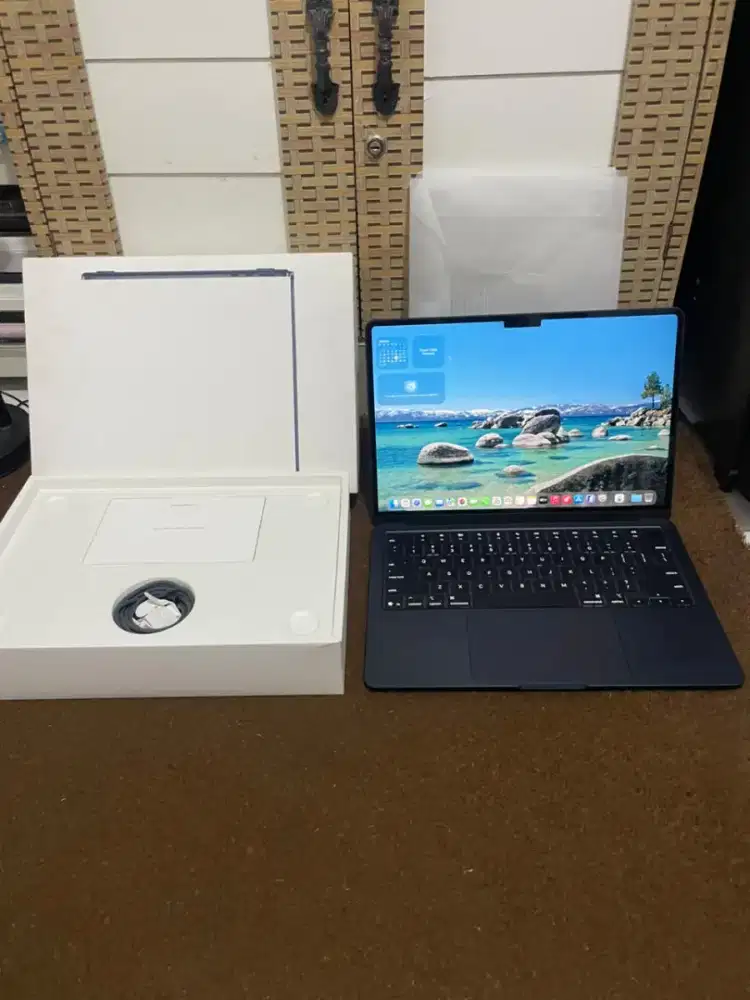 Macbook Air M2 13inch 16/256 iBox Like New