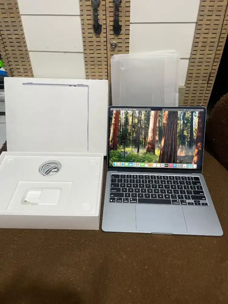 Macbook air m4 13inch 16/256 ibox like new