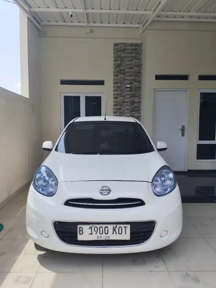 Nissan march AT 1.2 L
