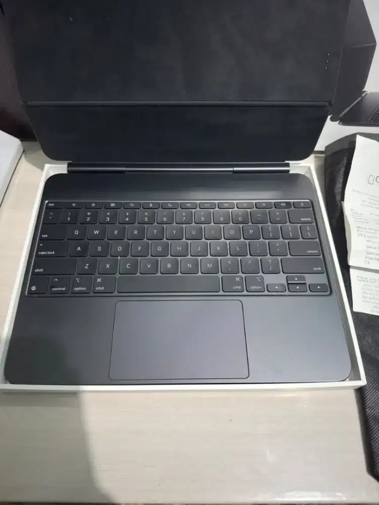 Keyboard ipad pro m4/m5 13inch ibox like new