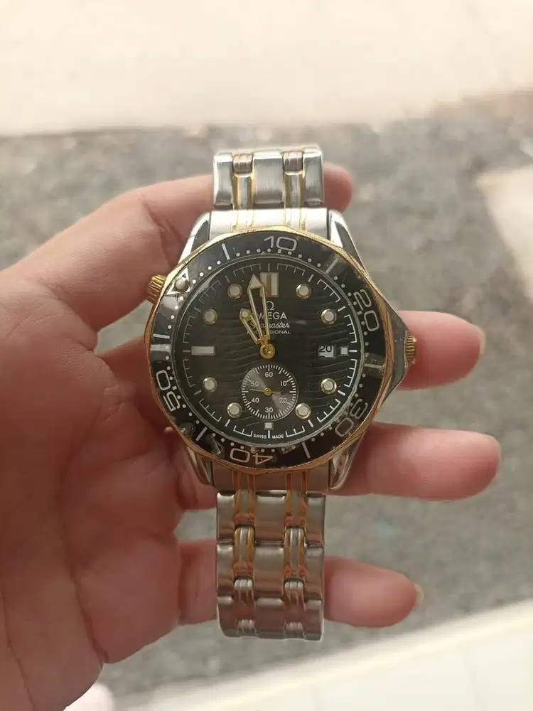 Jam tangan merek mega