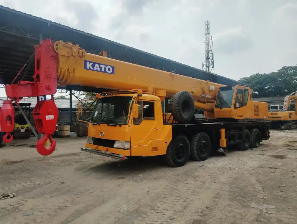 Mobile crane kato NK550 kapasitas 55 ton tahun 2013