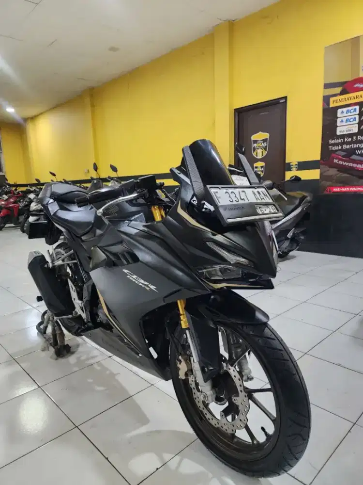 Honda CBR 150 R 2023