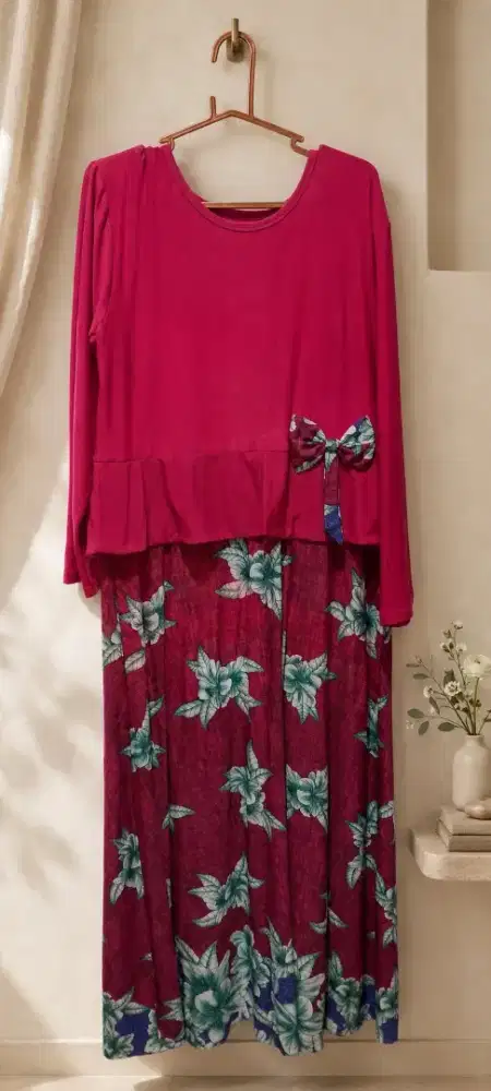 Dress Fuchsia Pita Bunga - Gamis Motif Bunga Elegan