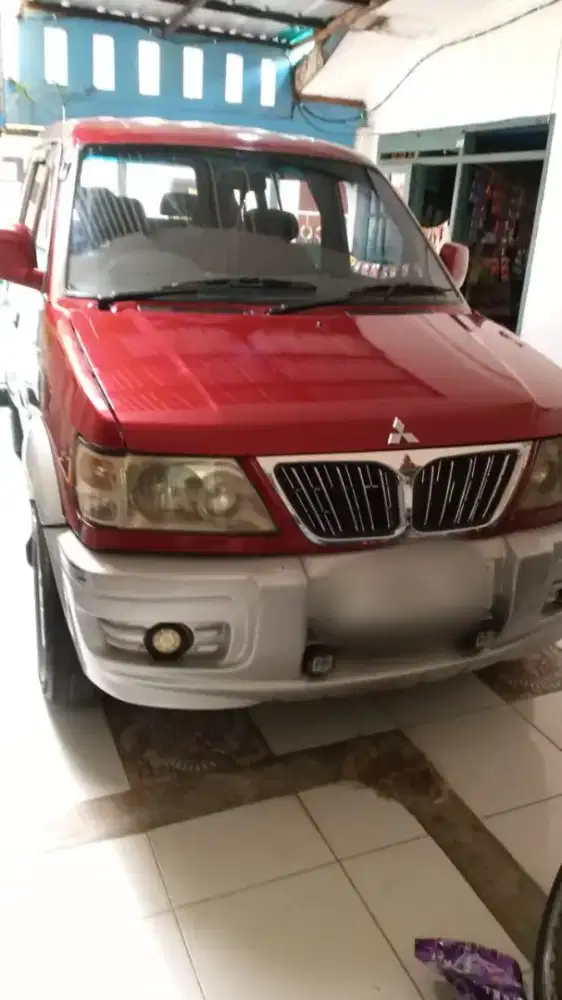 Mitsubishi Kuda Grandia 2.0 AT 2003