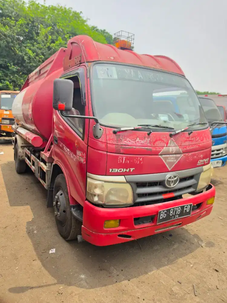 Hino dutro 130  hd tangki 8000 tahun 2016 ex bbm