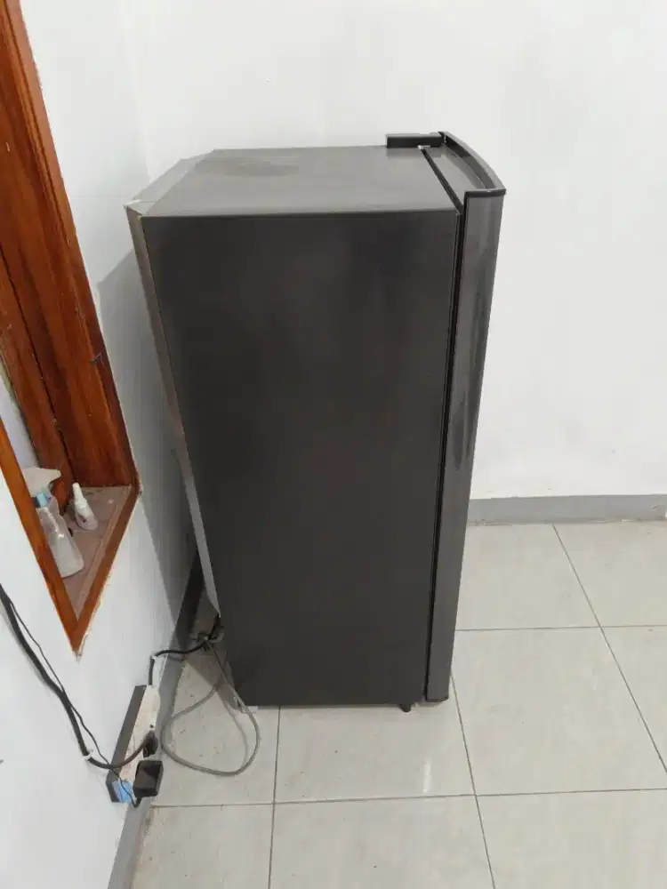 Jual kulkas polytron