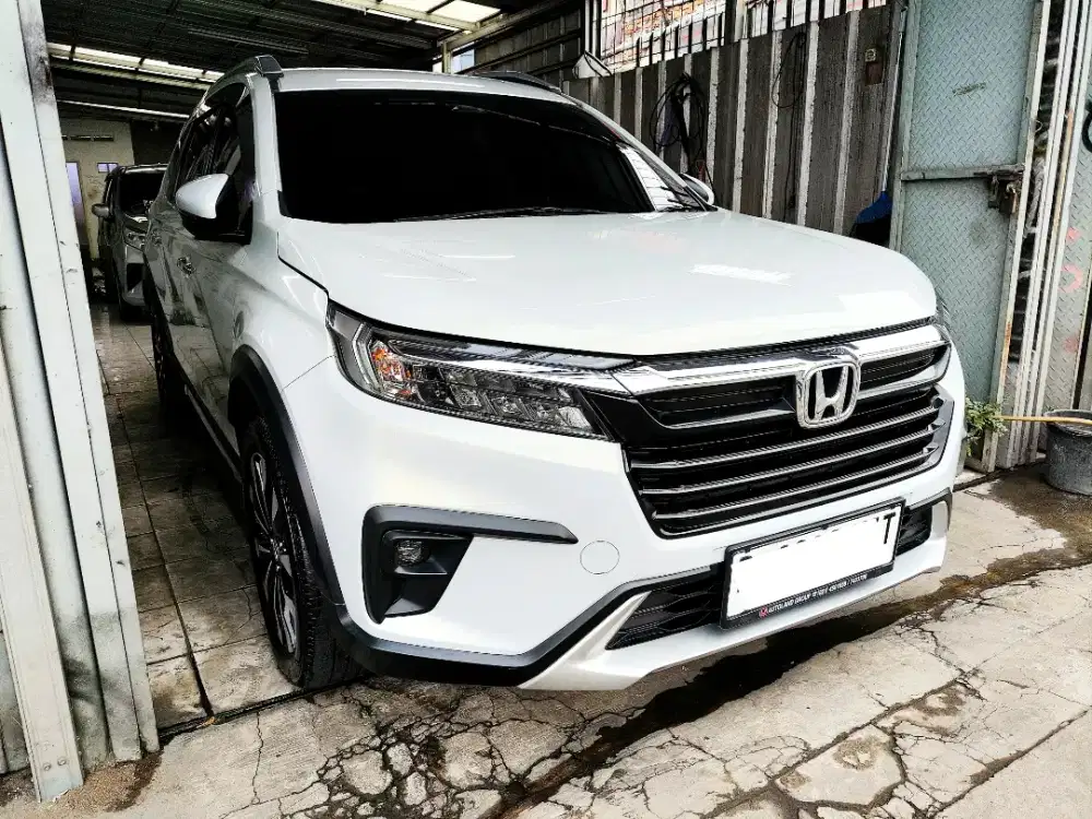 Honda BR-V Prestige HS Putih 2023 Istimewa