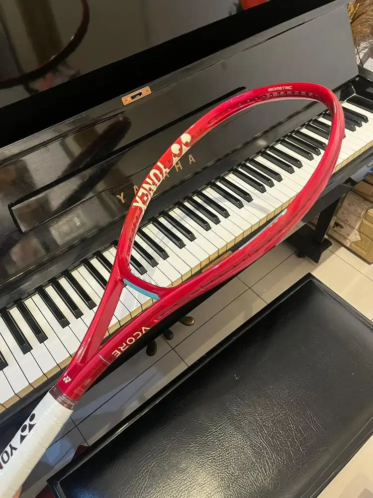 Yonex vcore 100 Red Ruby