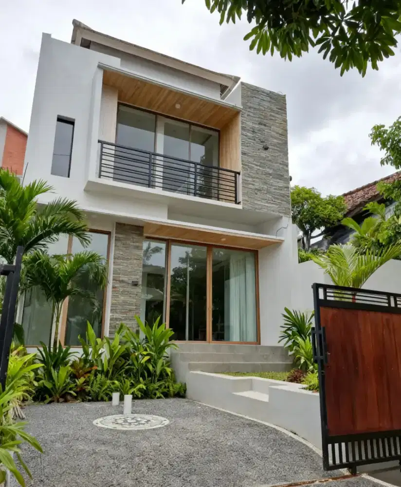 Rumah baru lantai 2 di Jl A Yani Utara Denpasar