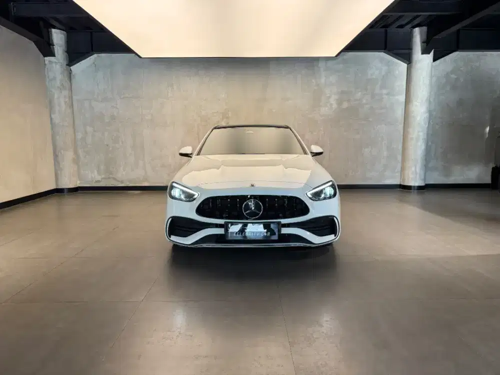 Mercedes Benz C-300 AMG Line 2023 - Polar White