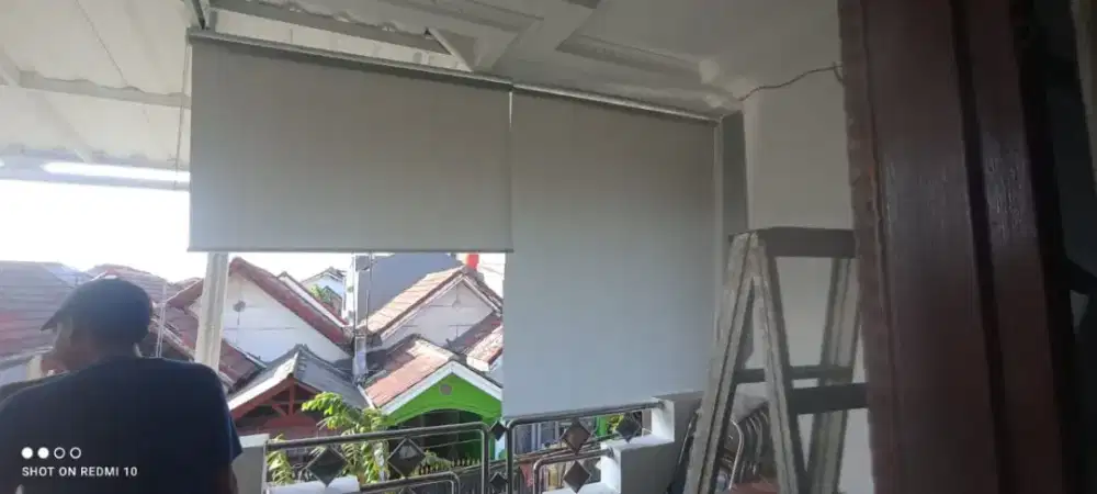 Roller Blind Outdoor Penahan Panas Sinar Matahari