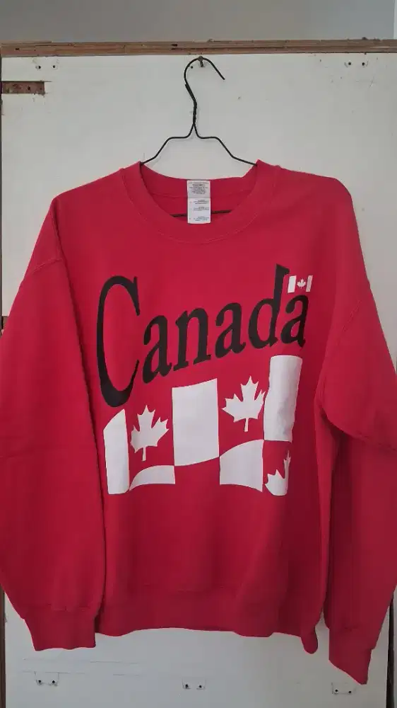 Sweater Oleh Oleh CANADA