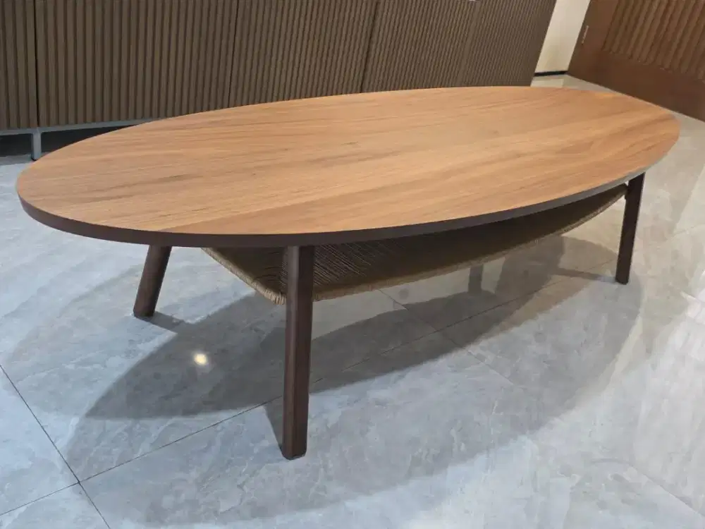 Meja Tamu IKEA Stockholm 99% Seperti Baru Bahan Kayu Walnut