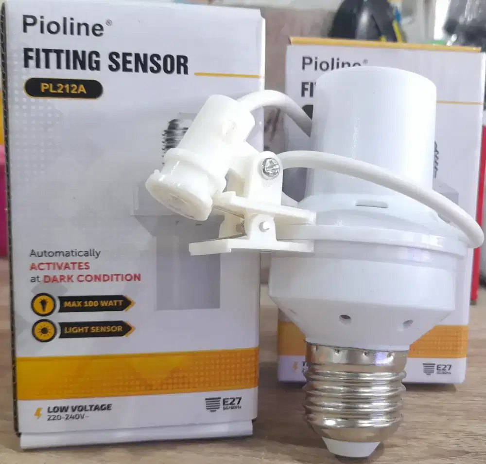 Jual Fitting Lampu Sensor Otomatis Pioline PL-212A (E27)