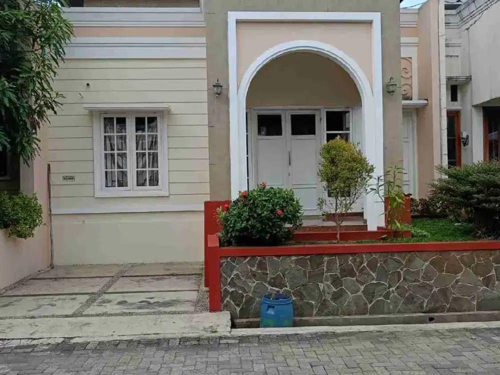 Rumah mewah Perum Elite Dekat GOR Satria