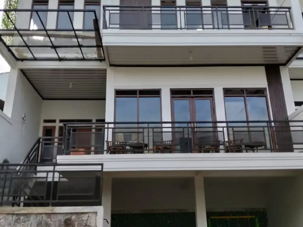 MURAH ! DIJUAL RUMAH MEWAH 3 LANTAI SIAP HUNI DI CLUSTER PADASUKA BANDUNG