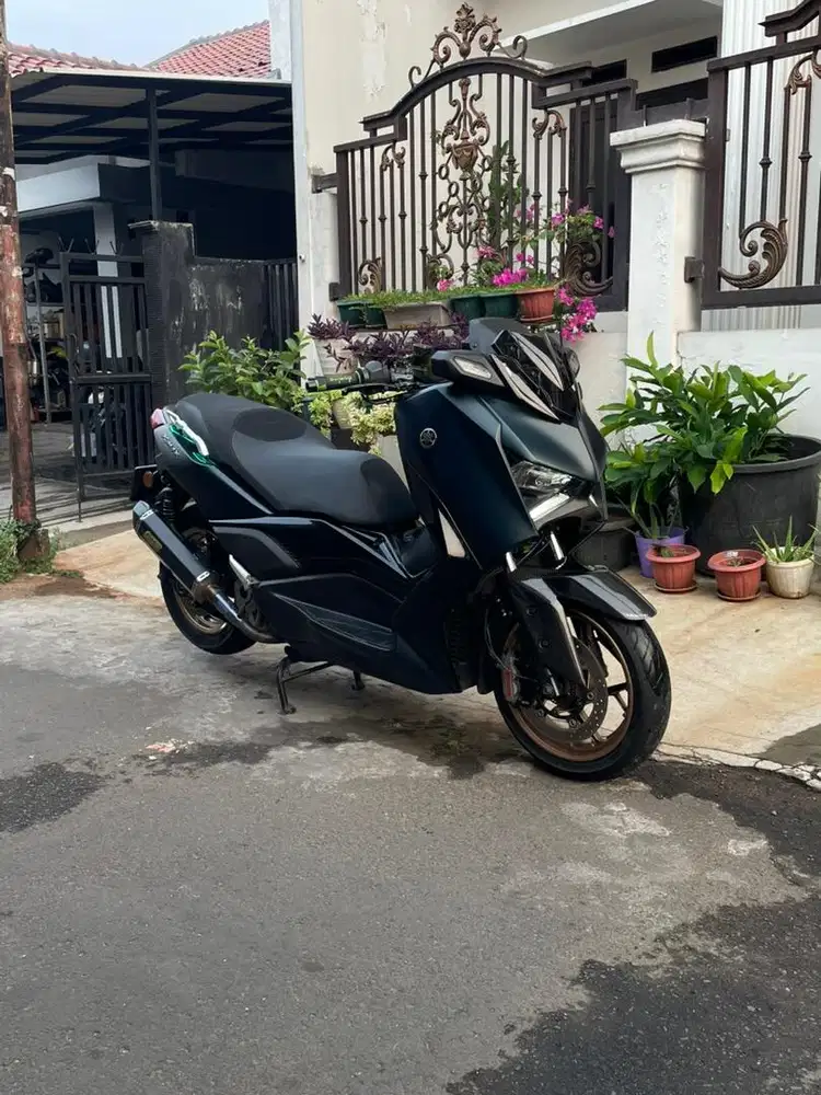 Xmax Connected 2023