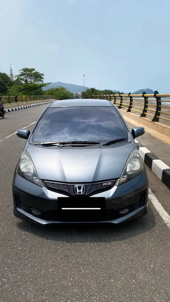 DIJUAL CEPAT – Honda Jazz 2013