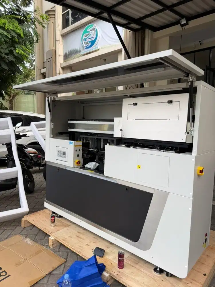 DIBUTUHKAN SEGERA KARYAWAN MESIN UV PRINTING