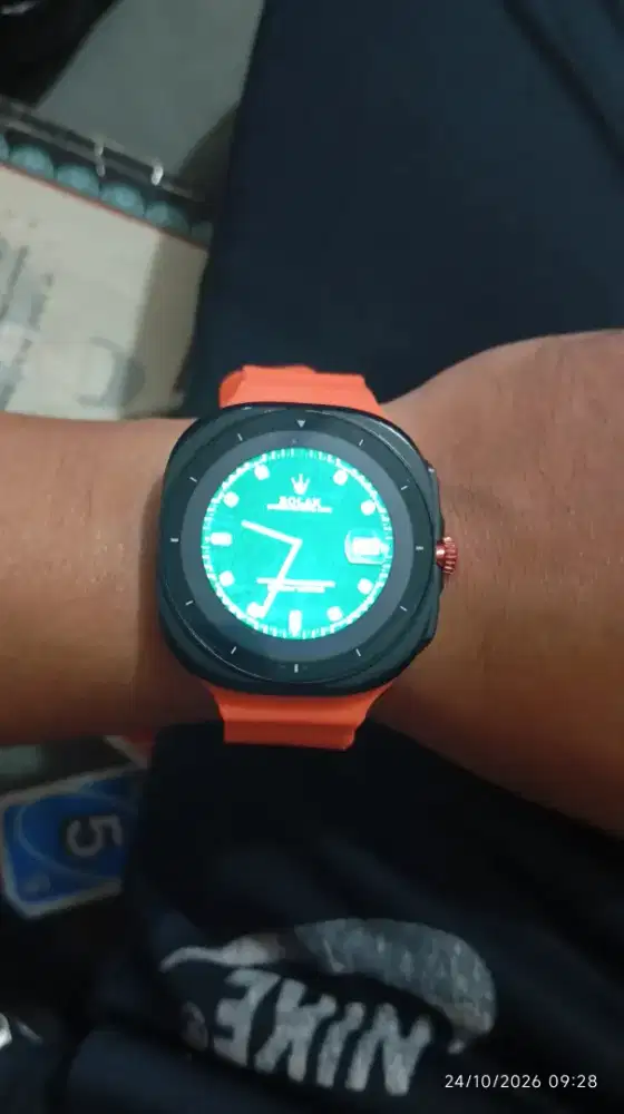 Jam tangan smartwatch seperti baru
