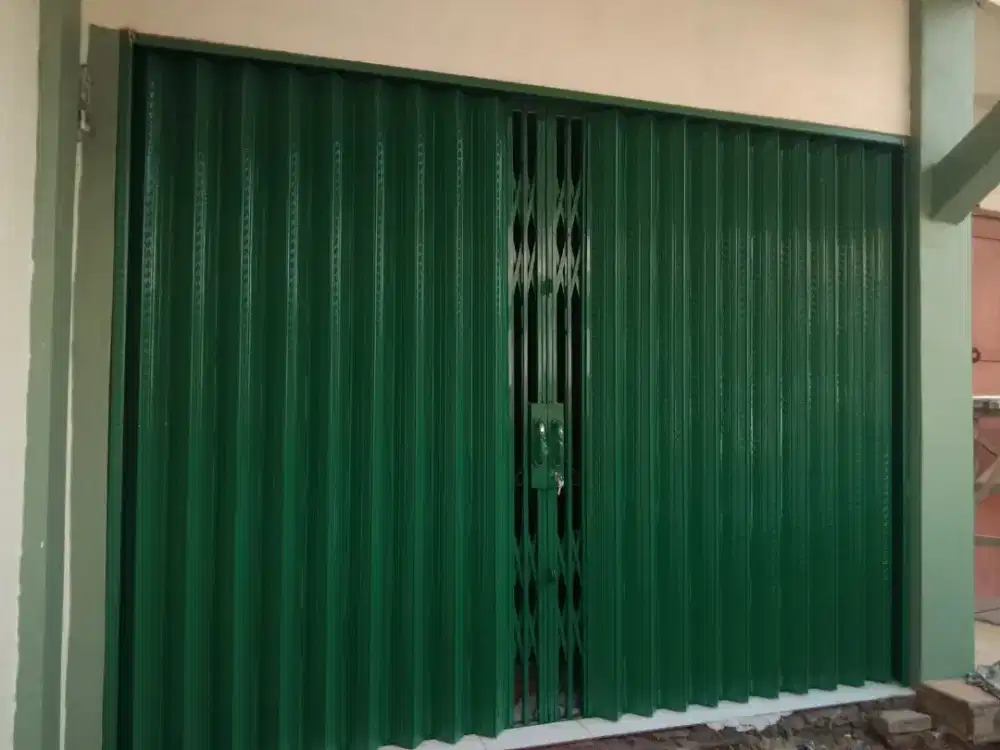 Rolling door galvanis folding gate