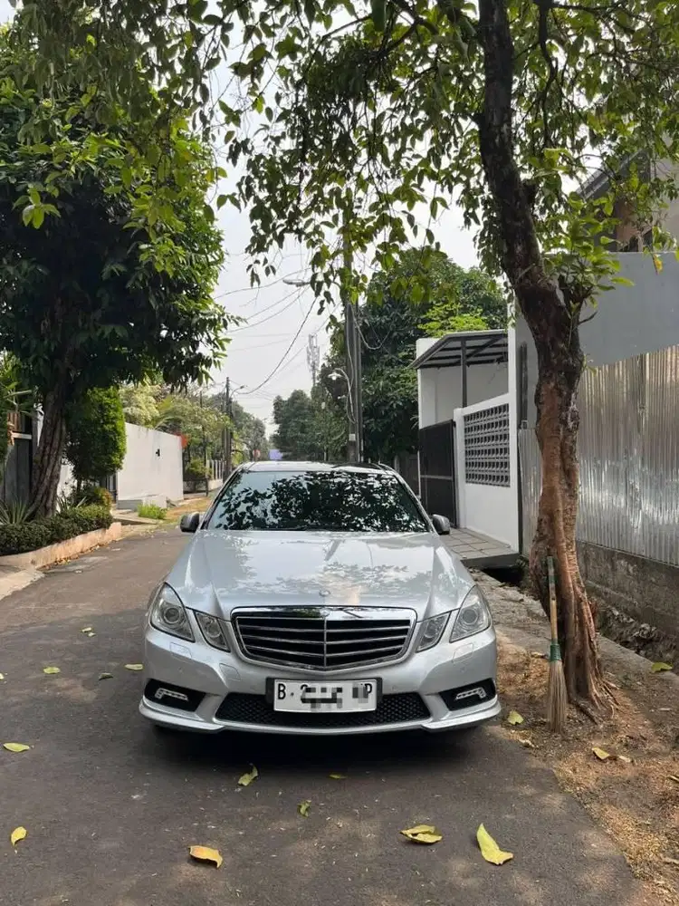 Mercedes Benz E300  2009 Avantgarde Panoramic