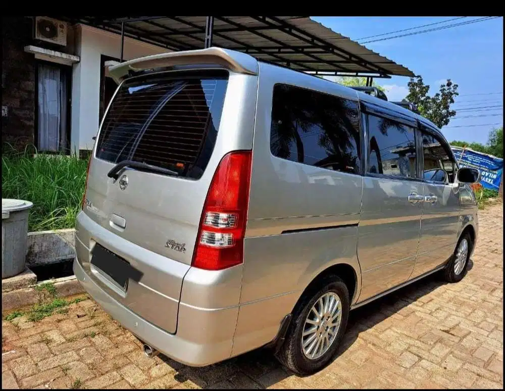 Nissan Serena 2011 Bensin