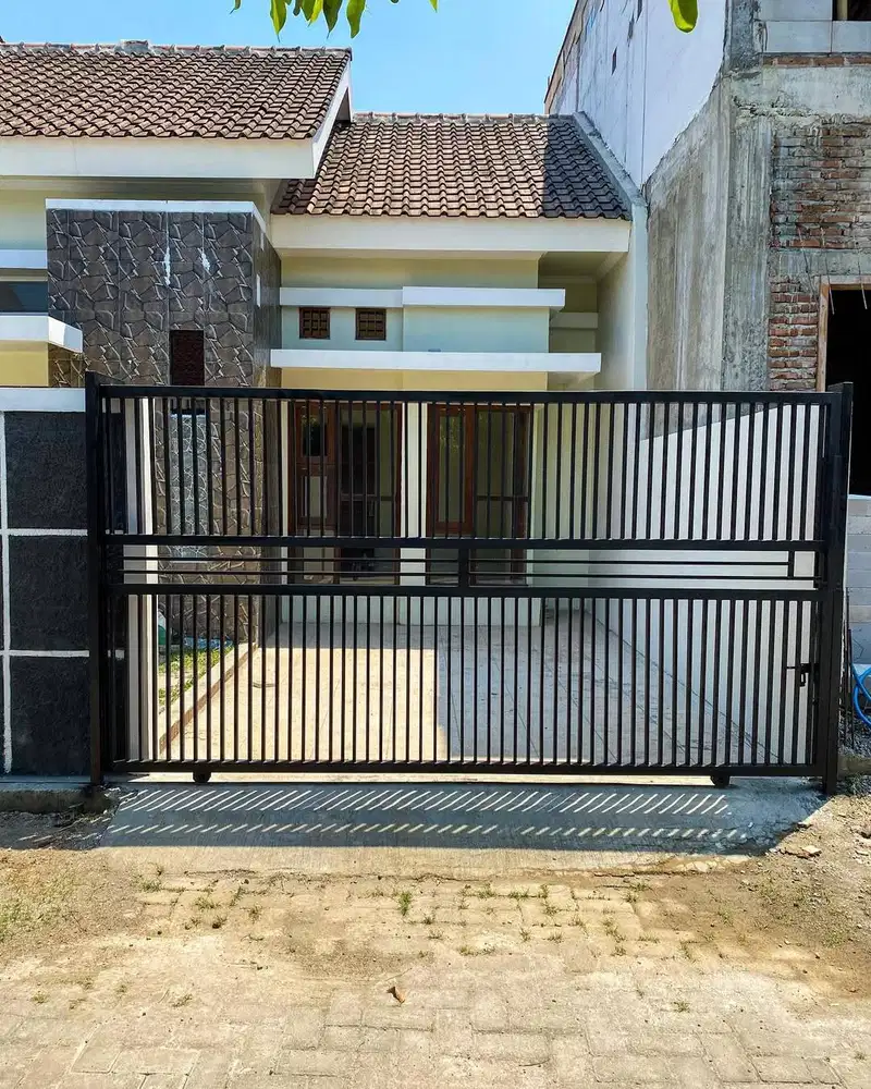 Pintu pagar dorong minimalis
