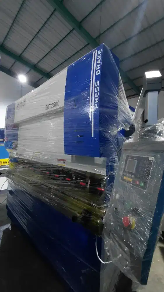 Mesin bending tekuk plat besi 80ton x 2500mm nc