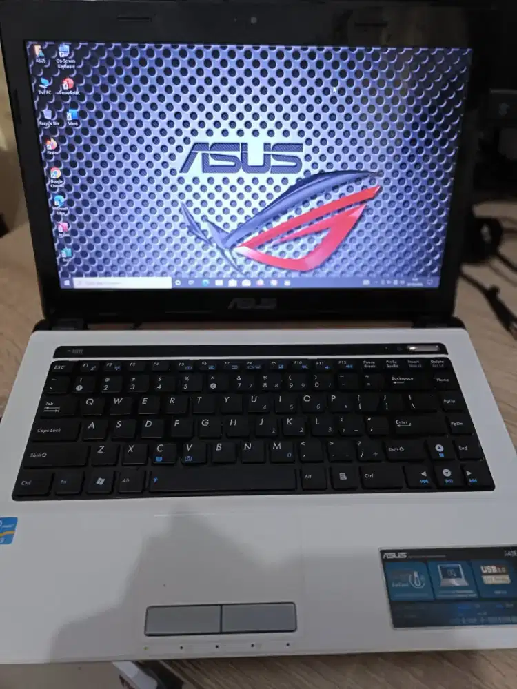 Asus Core i3 Speed 2,30 GhzRam 4 HD 320 Normal Grade A Siap Pakai