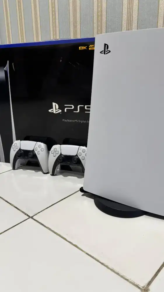 DIJUAL PLAY STATION 5 (PS 5) DIGITAL EDITION + (2 STICK)