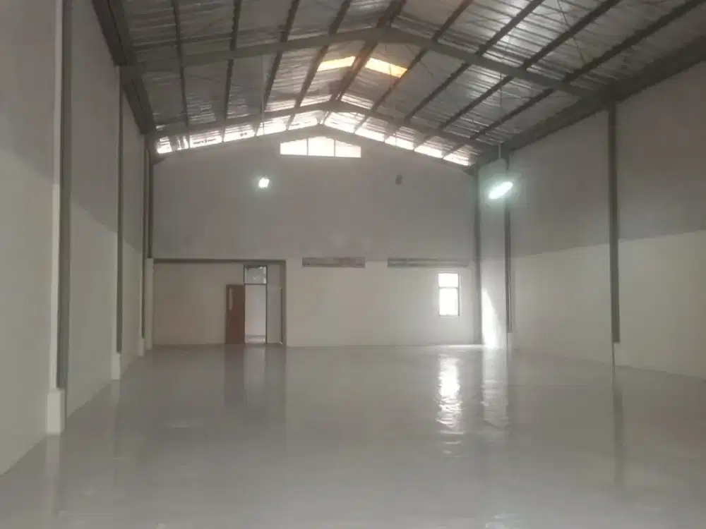 Gudang Siap Pakai Luas 333 Meter Lantai Epoxy Taman Tekno BSD