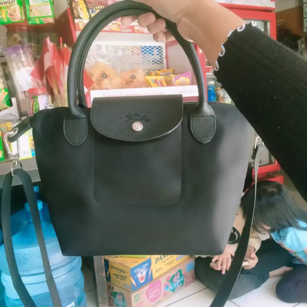 Longchamp depose