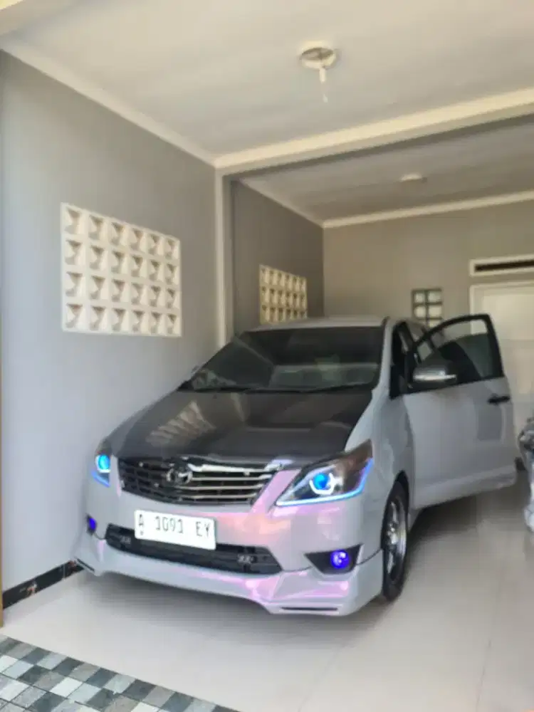 Mobil innova 2.0 mobil pribadi