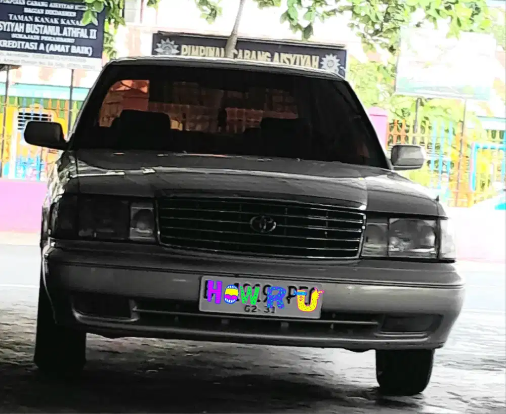 Toyota  Crown Royal Saloon A/T TH 1995 2000 cc