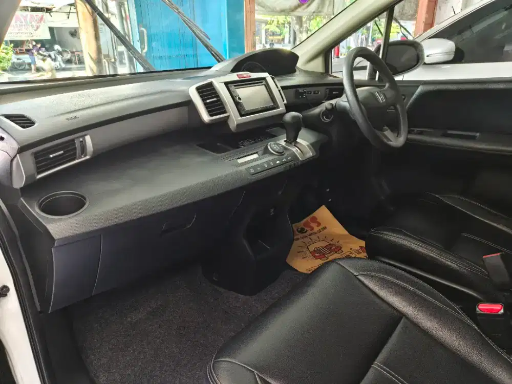 [Gress Mobil Kutisari] FREED E PSD 2013 DOUBLE AC