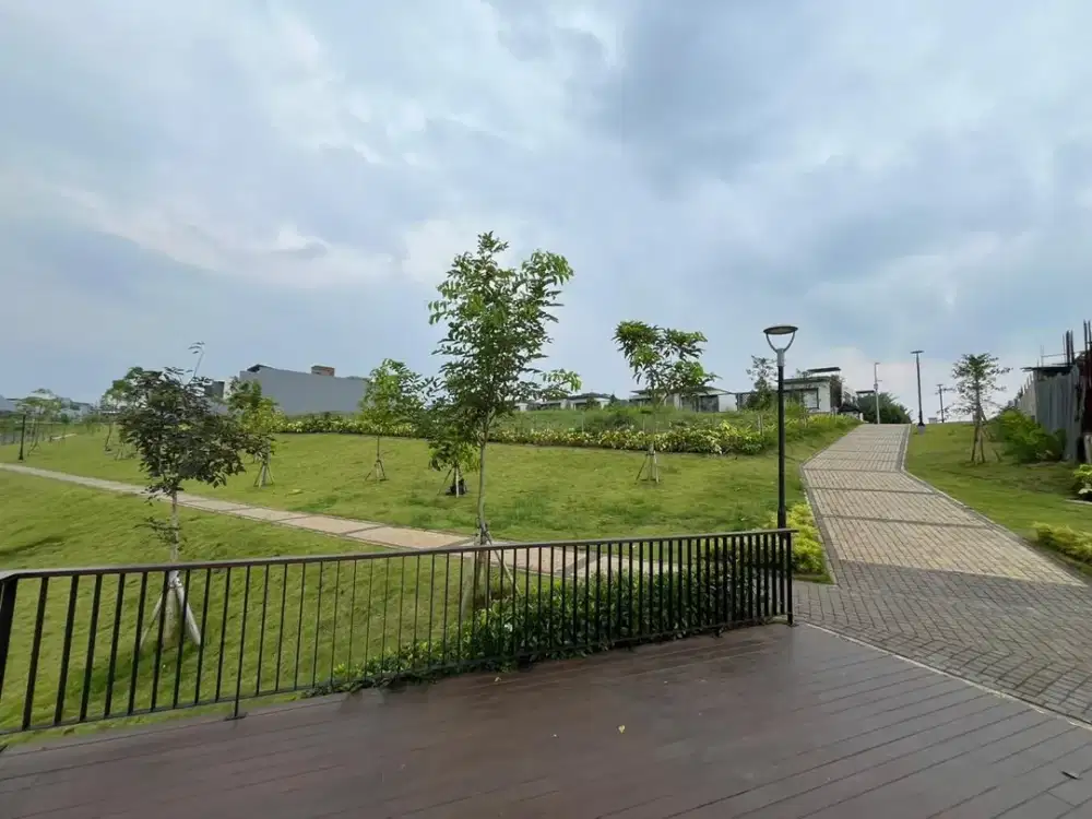 Istimewa, Tanah Kavling 3 Muka di Komplek Elit Kota Baru Parahyangan