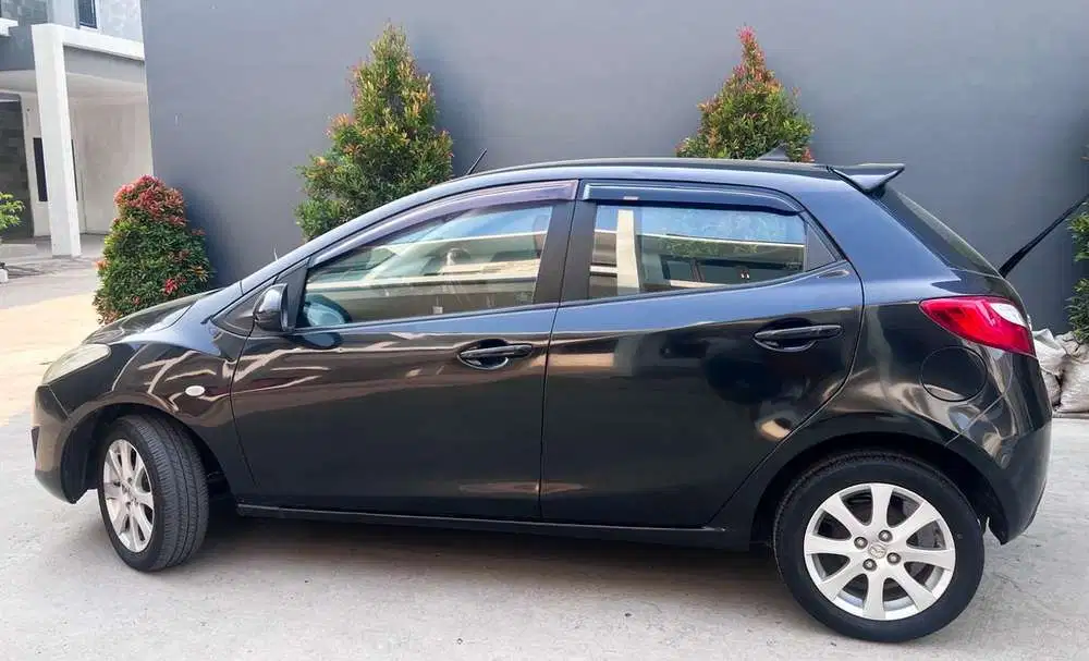 Mazda 2 2012 Bensin