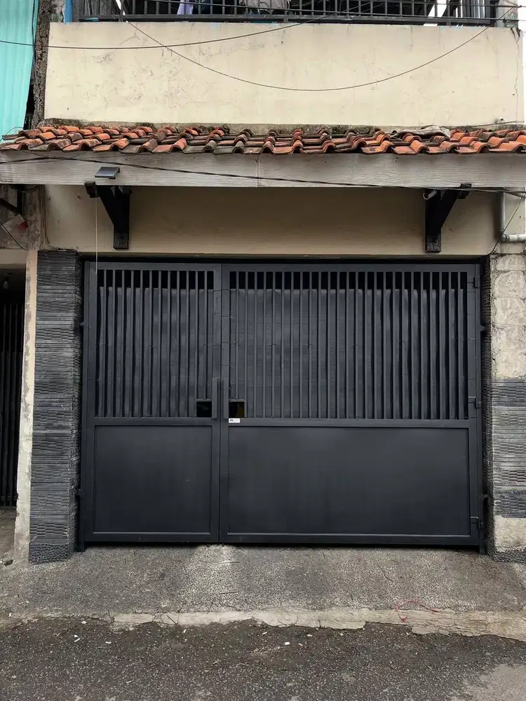 Pintu pagar dorong minimalis kombinasi plat bending