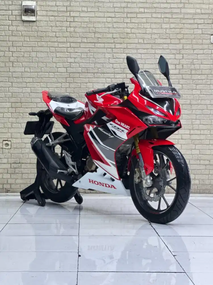 Odo3rb Istimewa!!Honda CBR 150R 2024 One Hart Plat W Mulus-Mustika