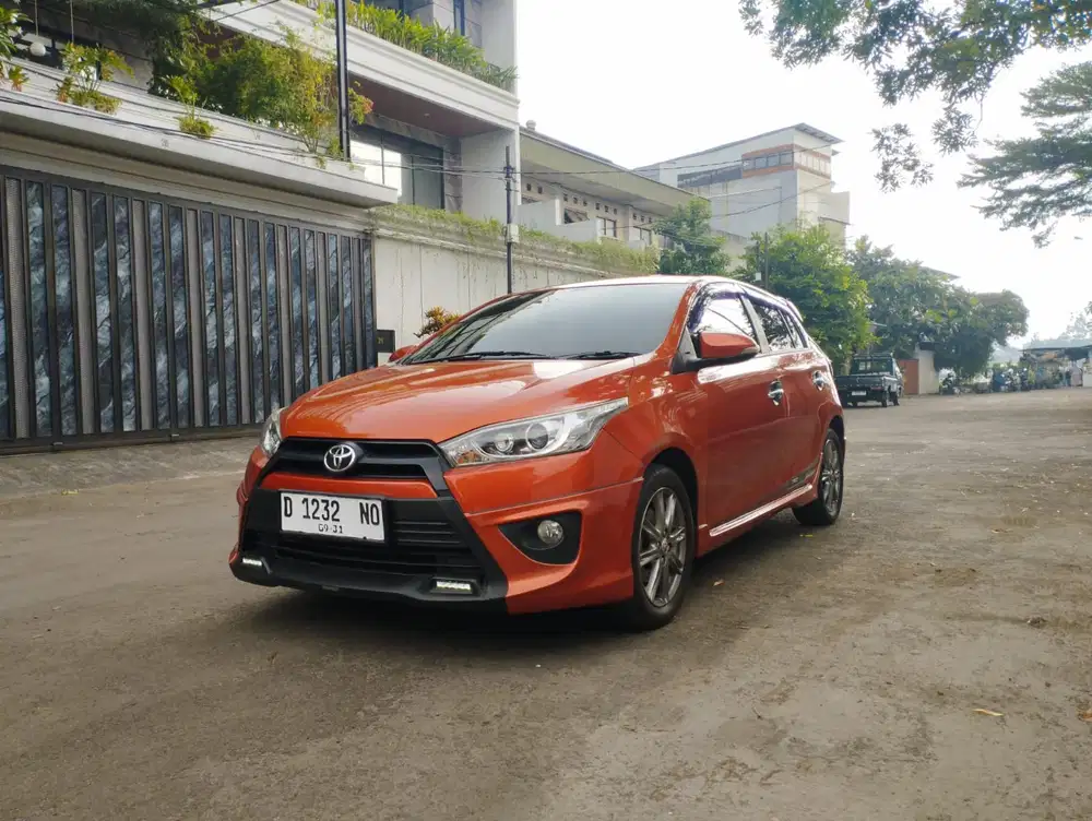 Toyota New Yaris S TRD matic 2016 orange