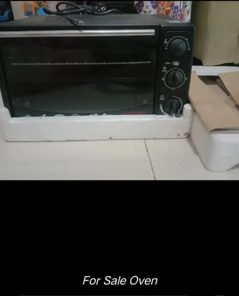 Oven listrik hakasima