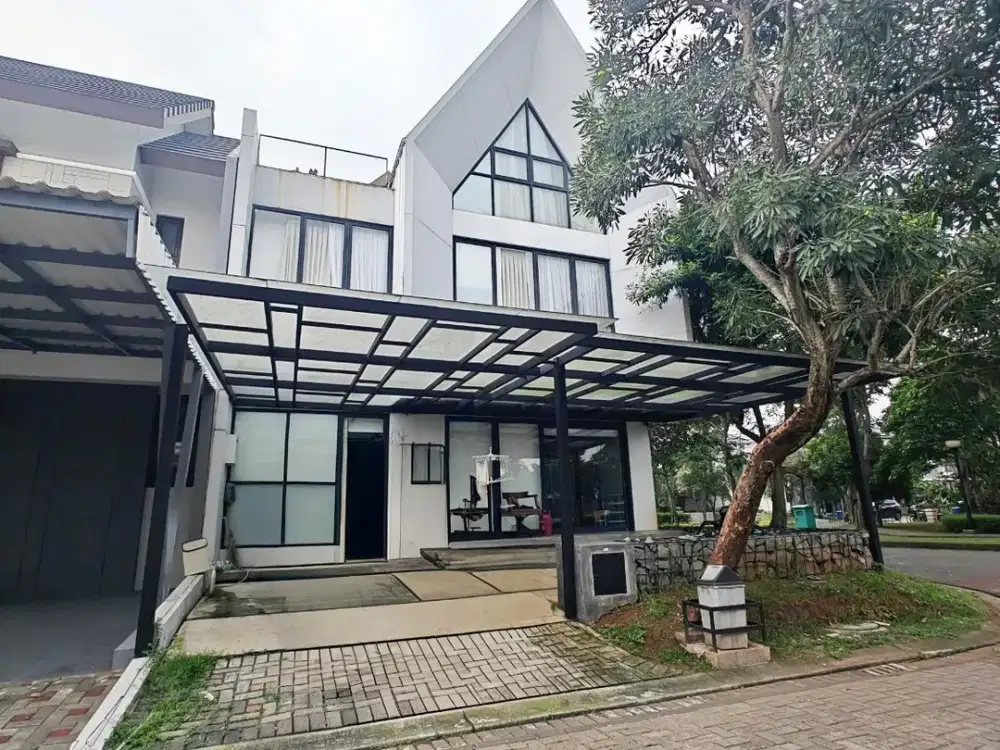 Rumah Hook Mozia BSD, Tiga Lantai Bangunan Mandiri